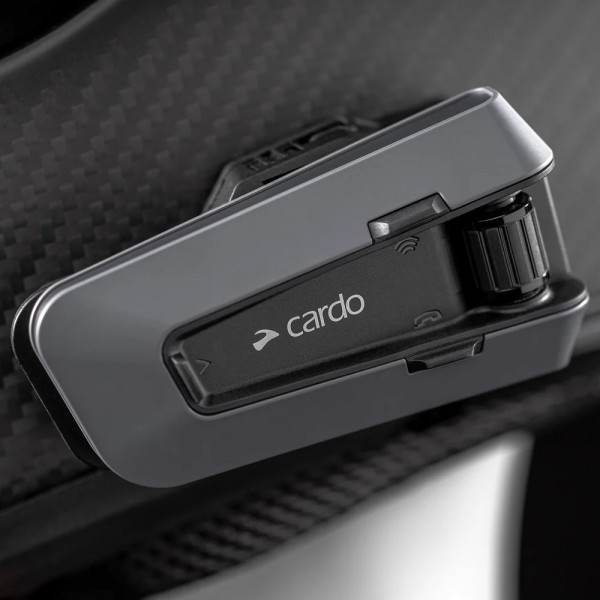 Cardo Packtalk Edge rider intercom system – Bluetooth communication and mesh technology available at BikeGear India