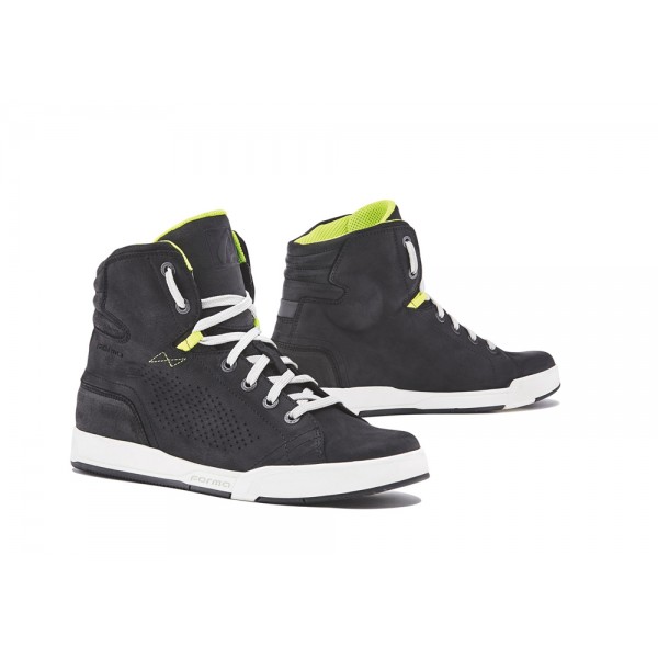 Forma Swift Flow Black White Boots