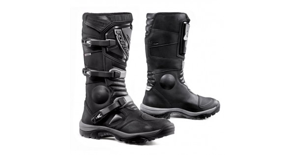 forma adventure boots black